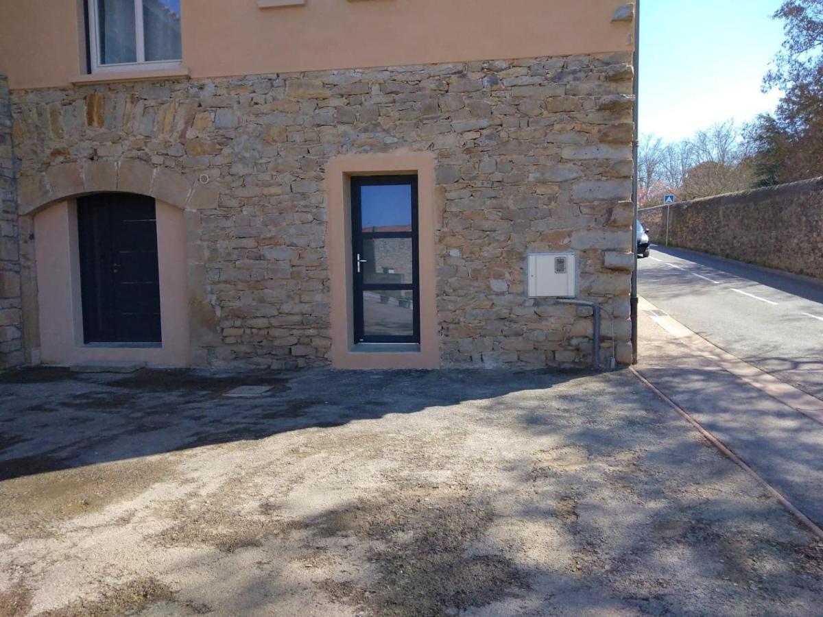 Studio Le Menascle Saint-Georges-de-Luzençon Exterior foto